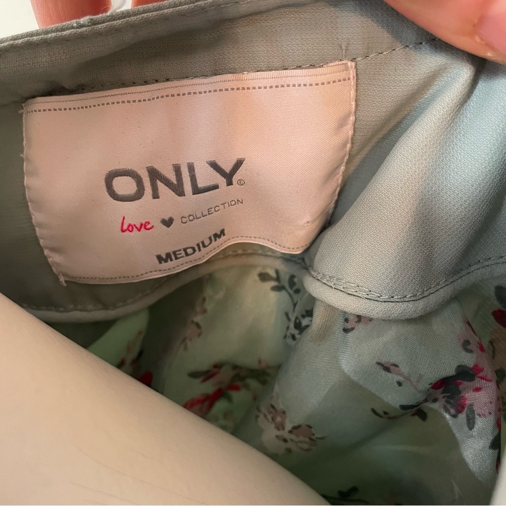Only love Collection Lily short ruffle jacket - Picture 13 of 13